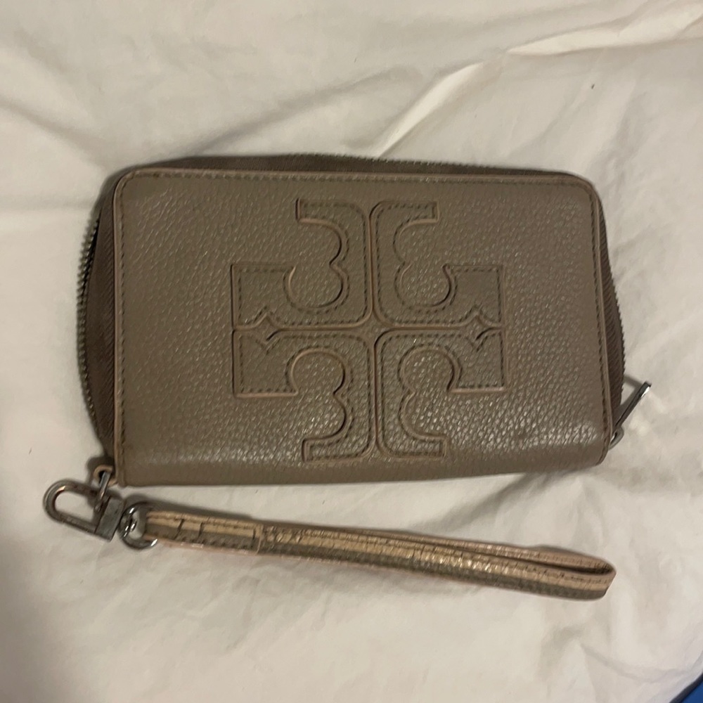 TORY BURCH WRISTLET WALLET